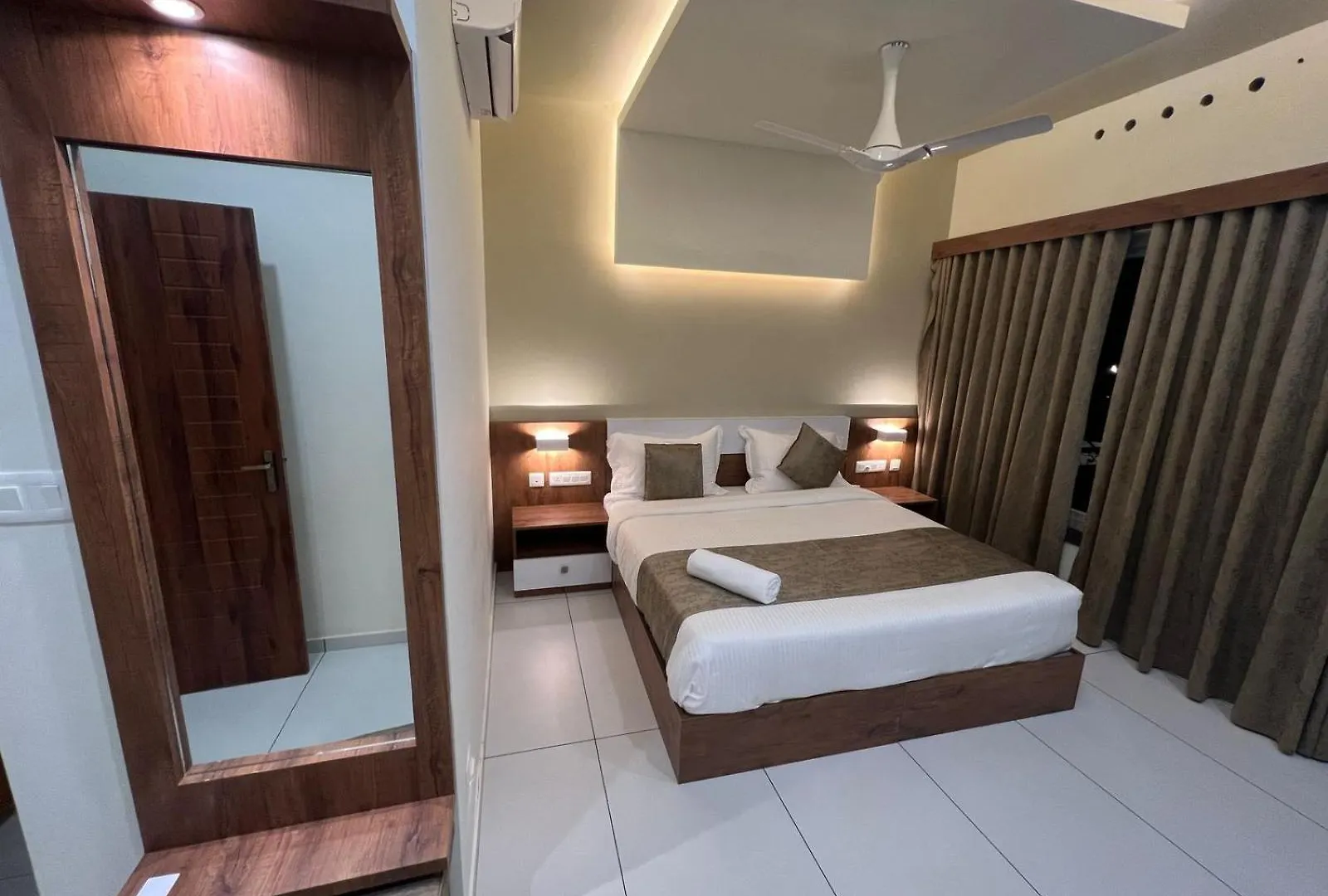 Moonlite Vista Lake View Cottage Munnar Anachal Indie